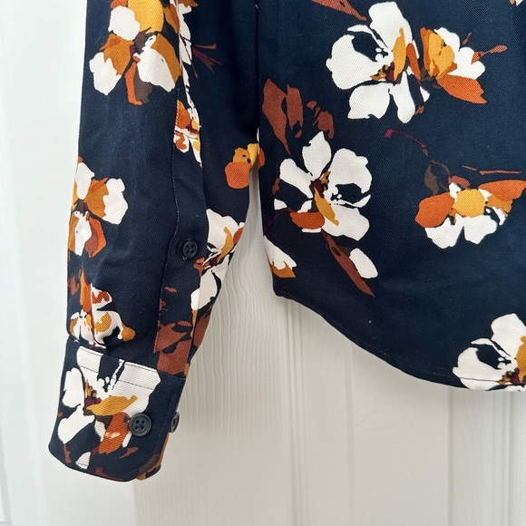 Floral button down - Picture 4 of 4